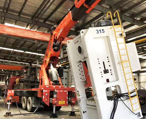 承德双桥提升工作效率，选择优质折臂吊租赁服务