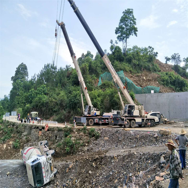 承德双桥汽车掉沟里叫吊车救援要多少钱